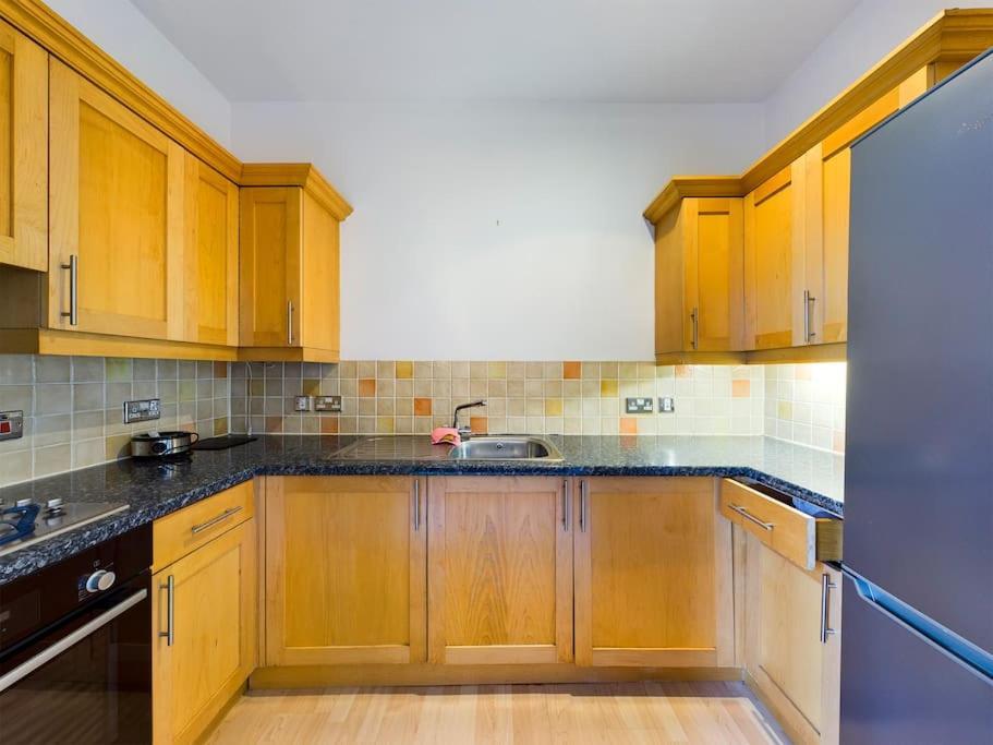 Luxury Apartment Челтнъм Екстериор снимка